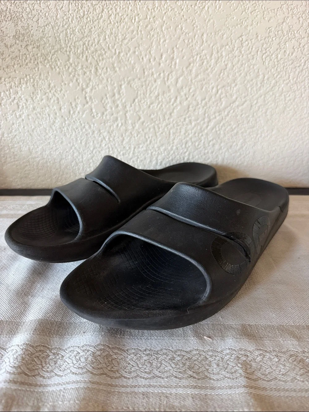 OOFOS Blacck OOriginal OOFOS Slide Sandals